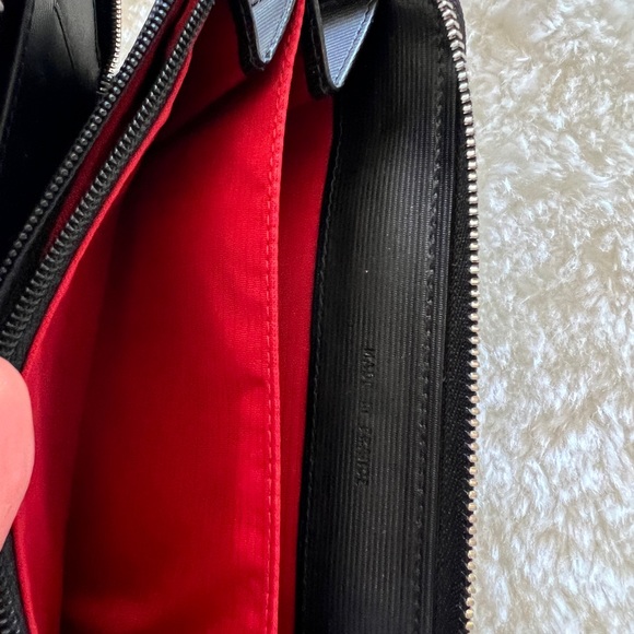 Authentic Chanel Medium Travel line wallet - Picture 5 of 7